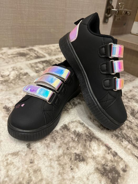 Обща цена Обувки момиче размер стелка 18 см