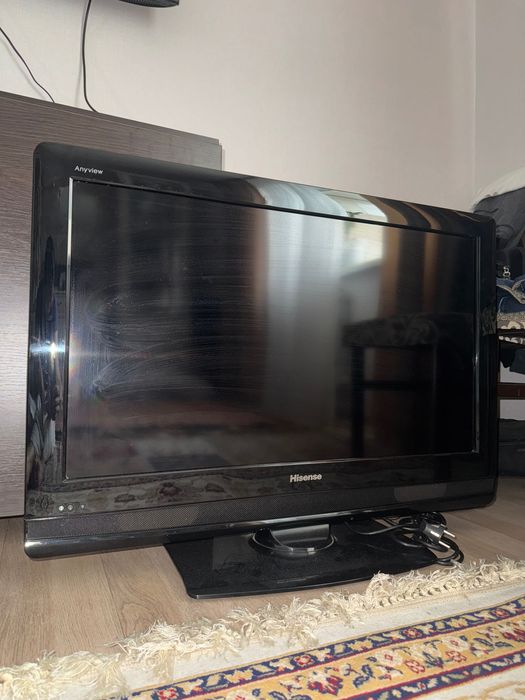 Срочно продаю телевизор Hisense