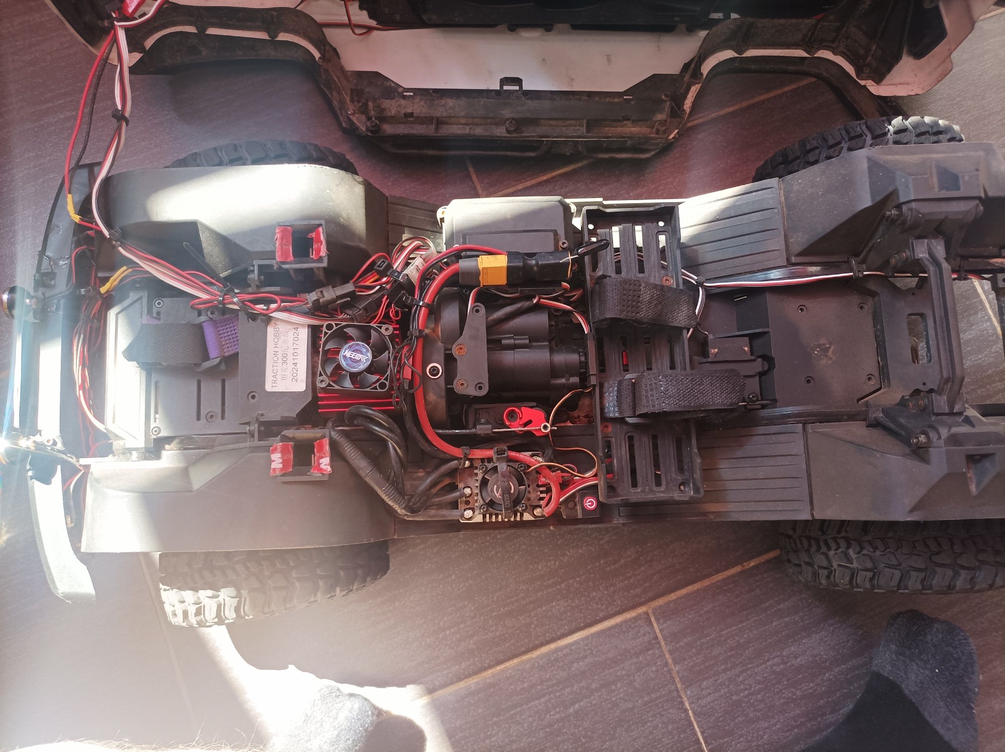 Traction Hobby Tank300 /10 Anniversary Edition 1/8 Crawler