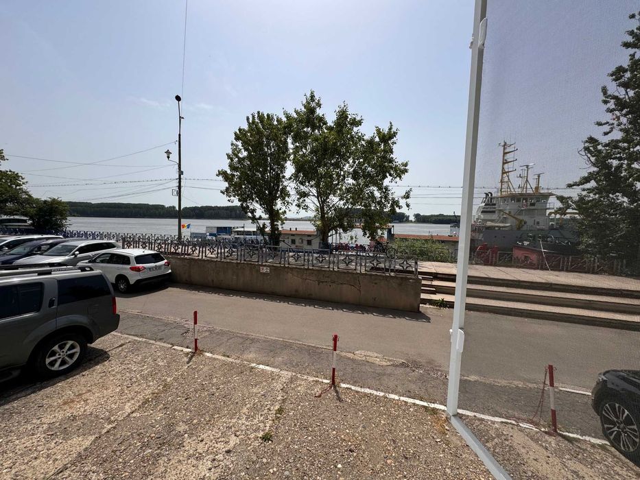 Inchiriez birou 20 mp parter - Faleza Dunarii