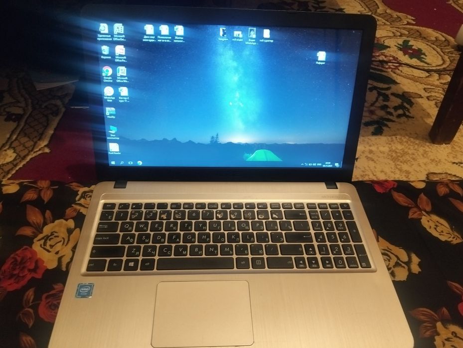 Ноутбук в харошем состояние