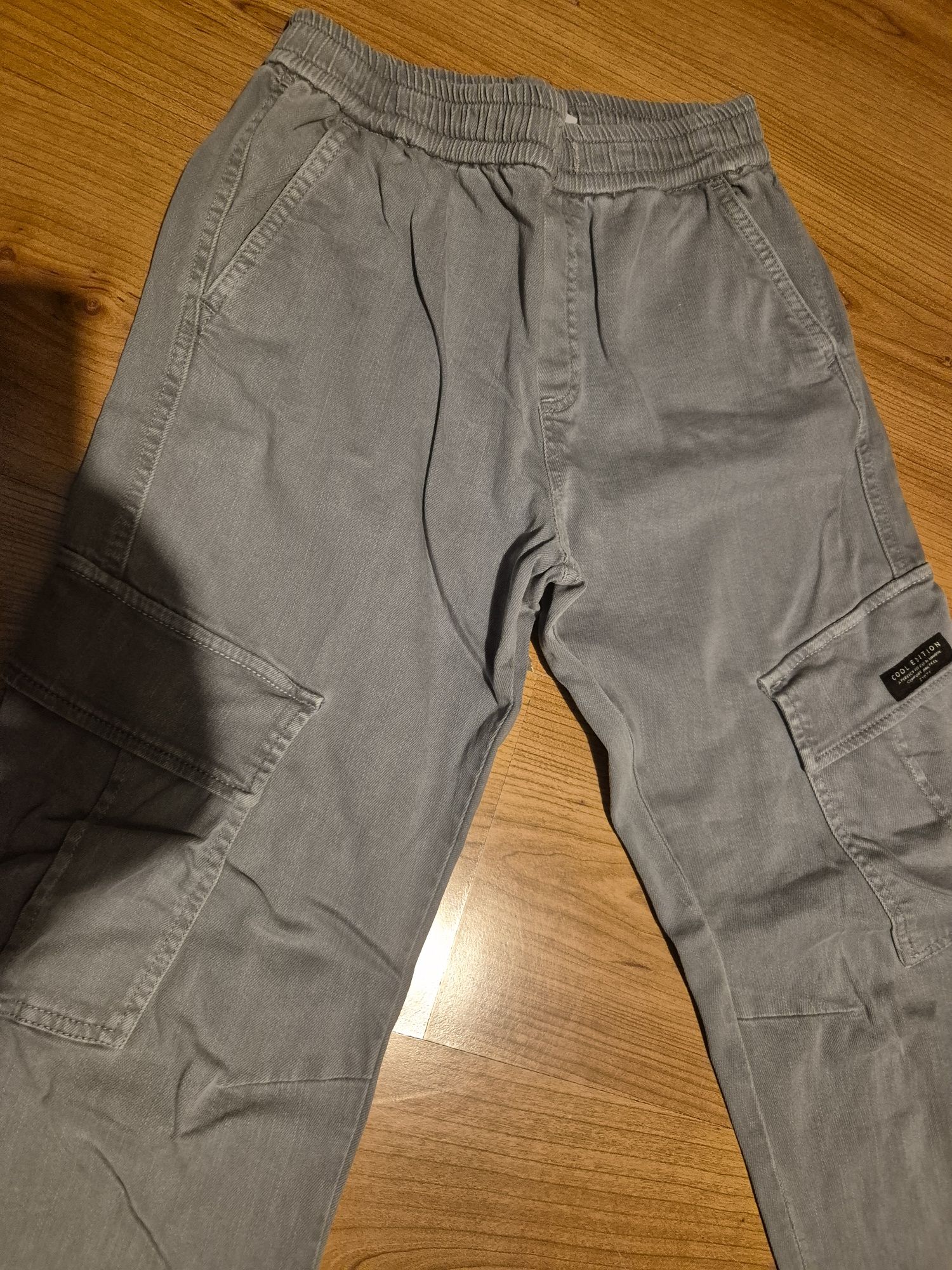 Карго панталон на ZARA и есенно яке на Benetton