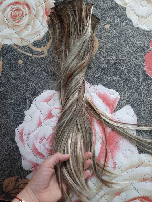 Изкуствена коса на треси