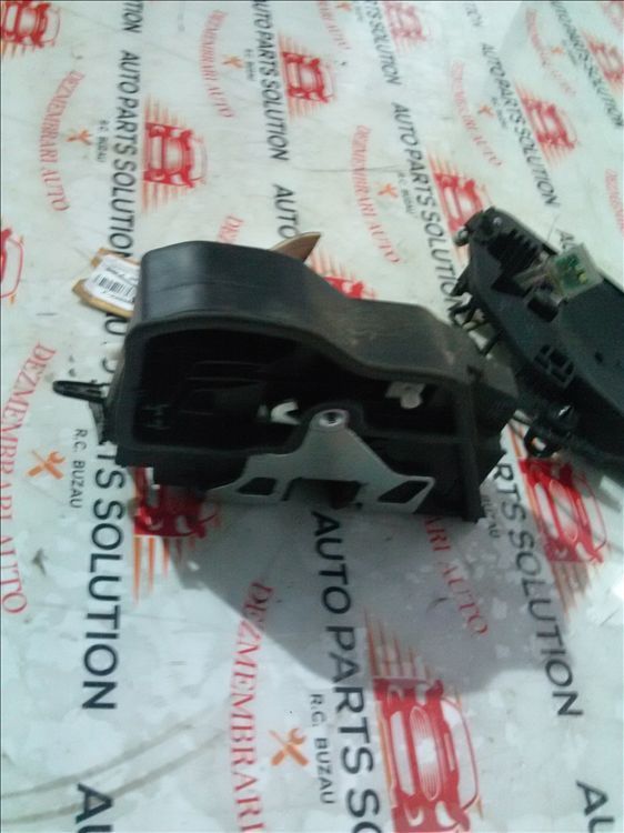 broasca usa dreapta spate bmw e 90 an fabr. 2009