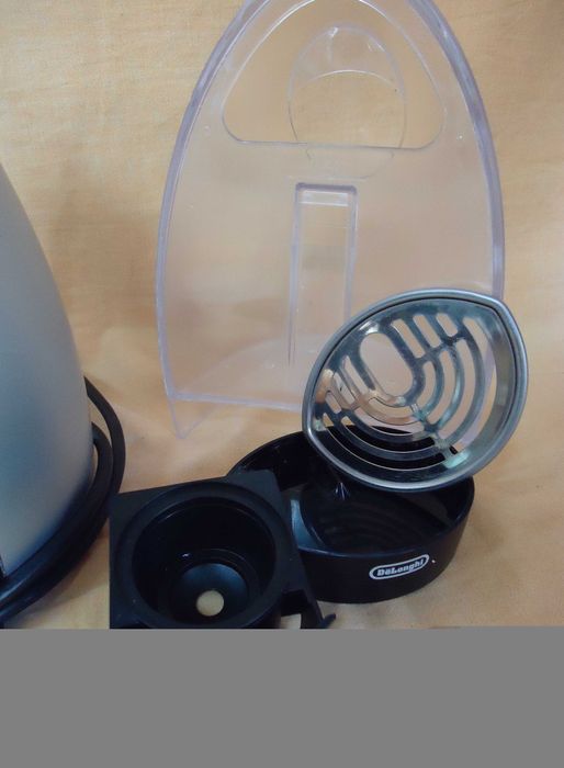 Кафемашина за градина с гаранция 1 година NESCAFÉ® Delonghi Genio 2