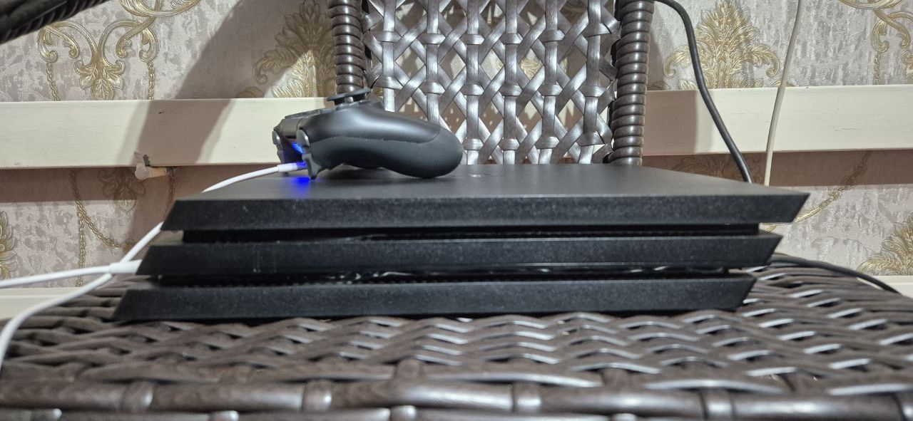 пс 4 pro 1tb все оргиналный