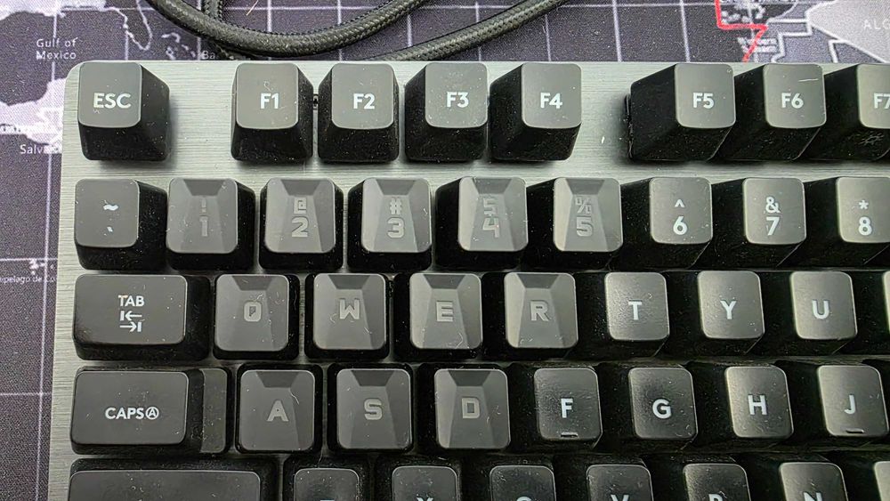 Logitech G413 Carbon