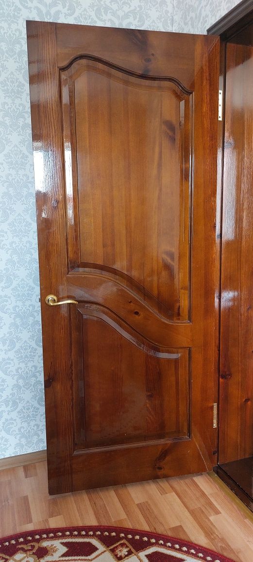 Двери из чистого дерева