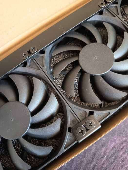 Ventilator triplu pentru placa video, Cooler CPU Aigo lumini RGB