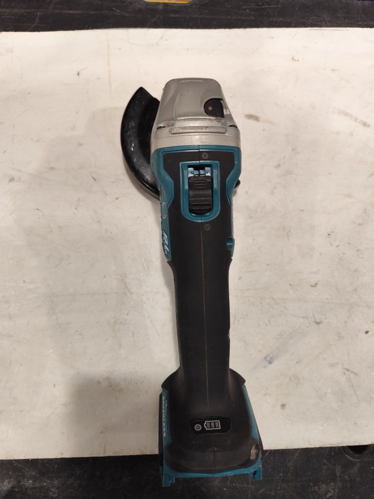 Безчетков акумулаторен ъглошлайф Макита Makita DGA506 18V