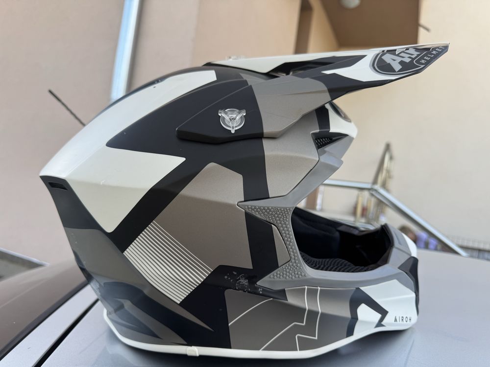 Каска Airoh Wraap black/grey