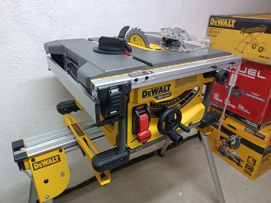 Fierastrau circular de banc DeWalt cu acumulator