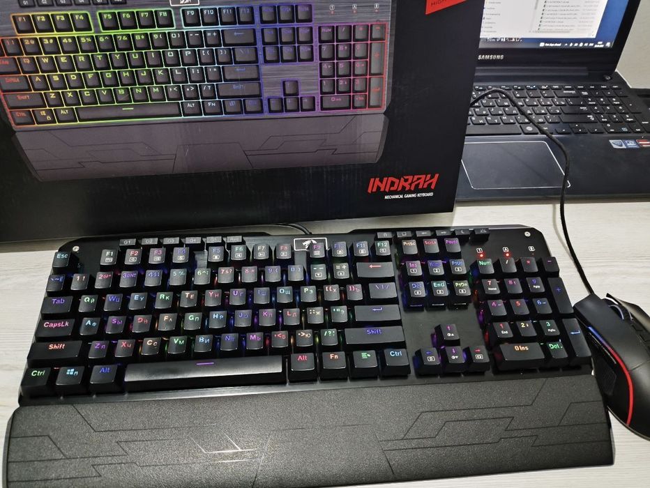 Клавиатура Redragon сотилади