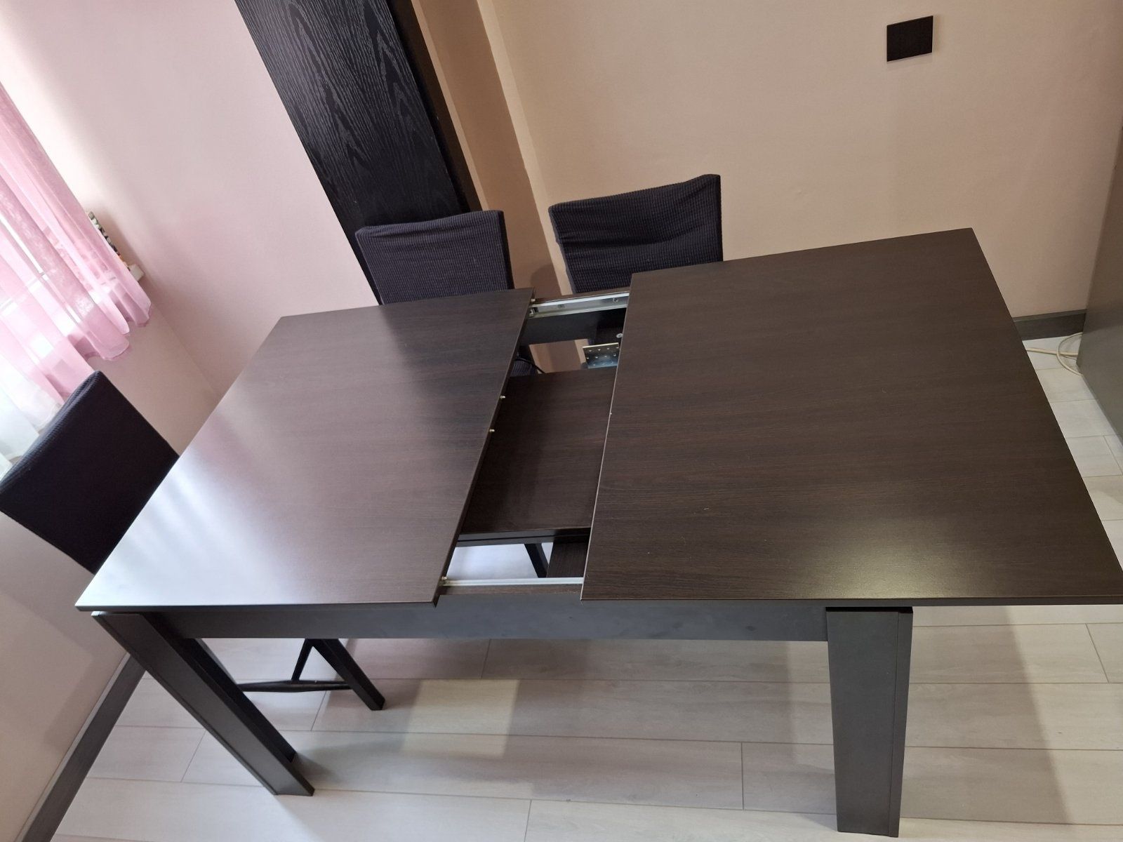 Комплект холна и трапезна маса със 6 стола