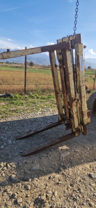 Stivuitor pentru tractor