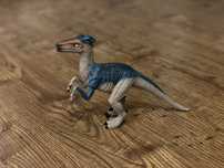 Vand figurina Schleich, Utahraptor