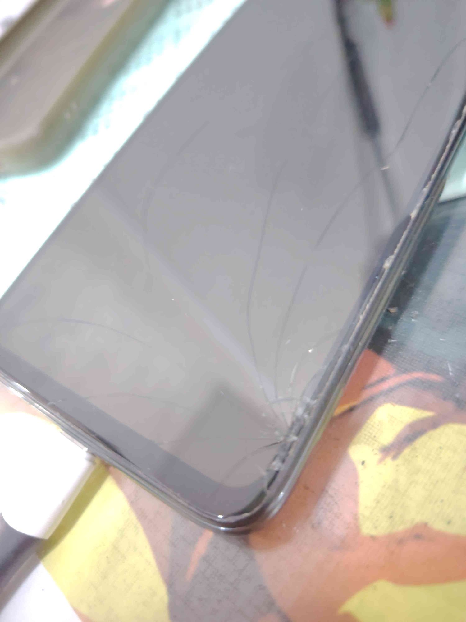 Продам redmi note 8 pro на запчасти разбит экран