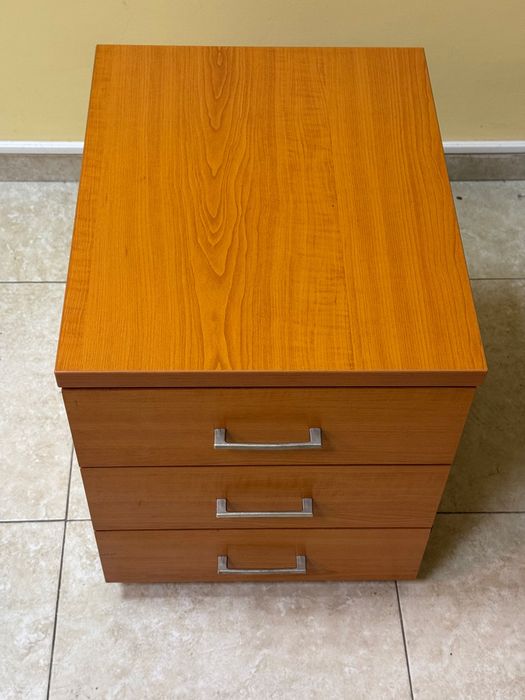 Офис контейнер с 3 чекмеджета, комод на колела