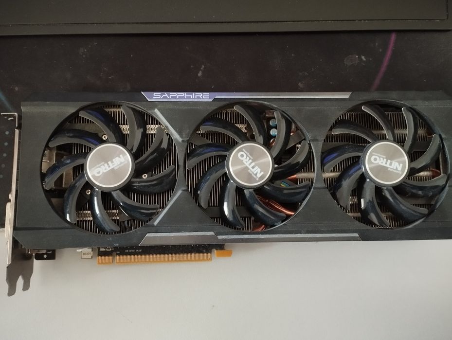 Placa video R9 390 8gb sapphire nitro+