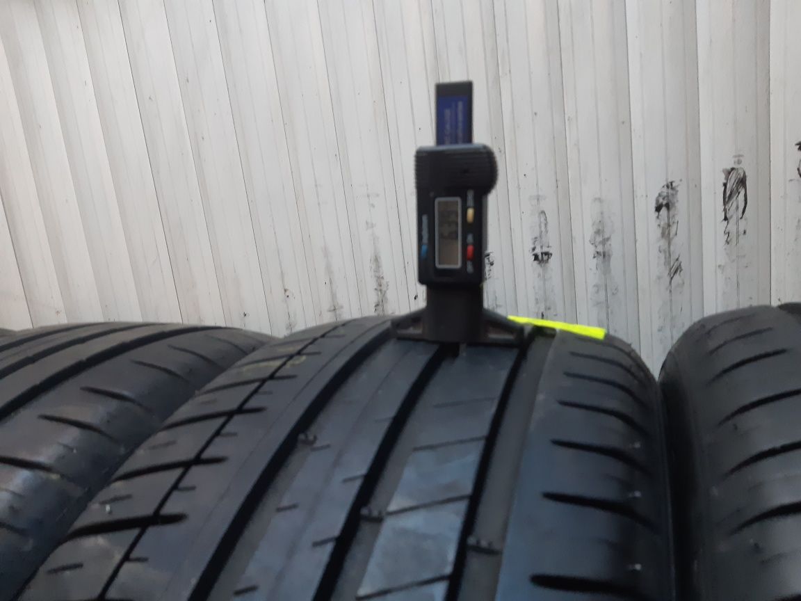 215/45/18 4×Michelin vara 93w dot 4715  6,,39mm
