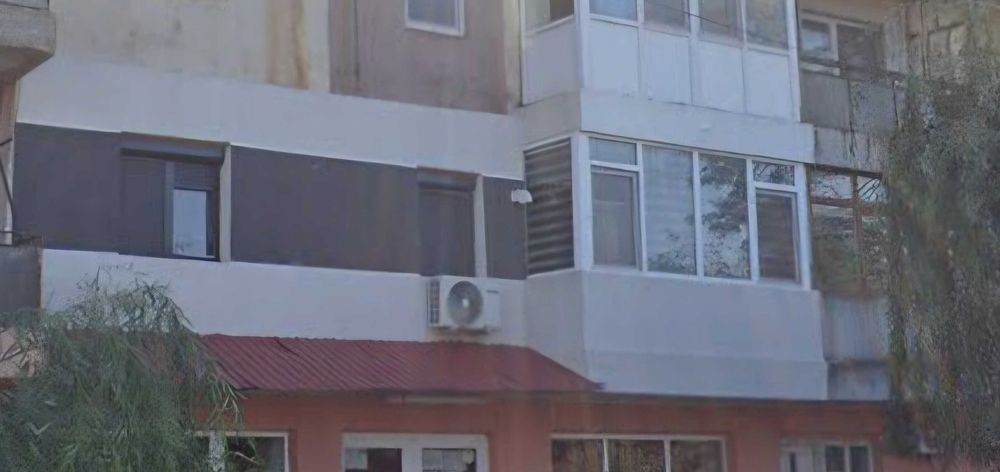 Vand apartament  Insuratei