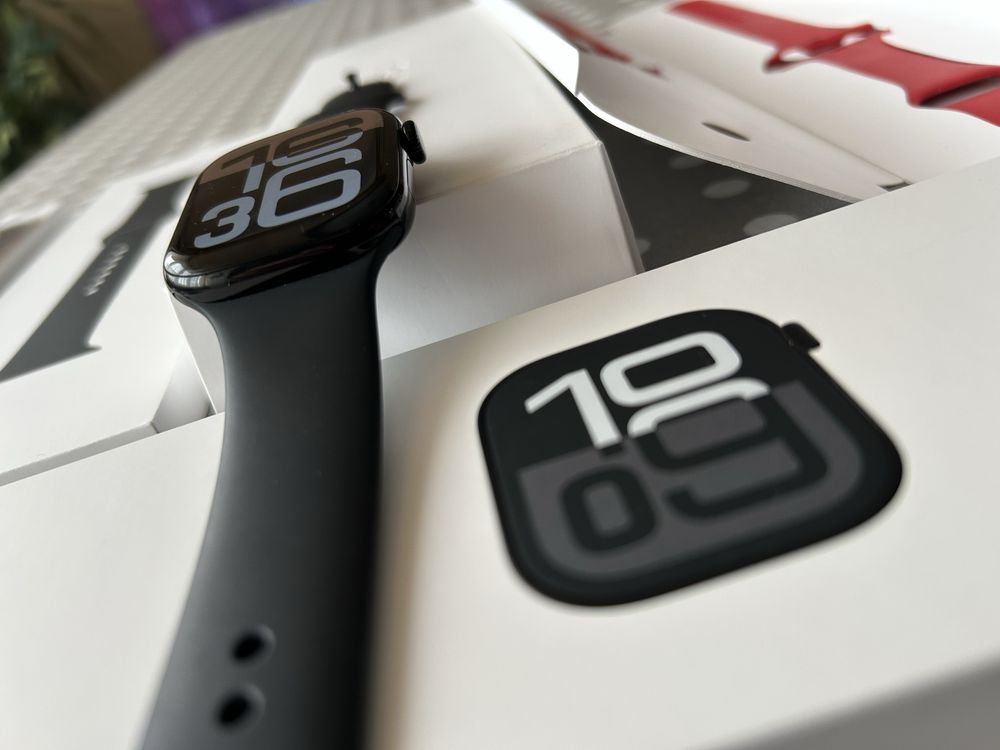 Apple Watch Series 10 46mm Jet Black Al Black SB M/L GPS
