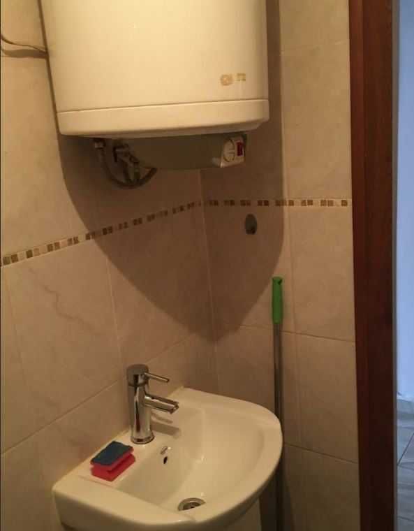 Дава се под наем Тристаен апартамент в Бургас, Център - 90 кв.м за 225 € - Снимка #5