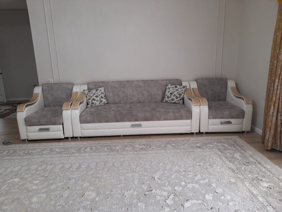 Диван срочно продам