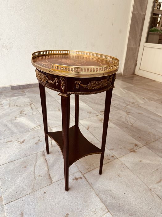 Френска антикварна масичка в стил Луи XVI (1890-1910)