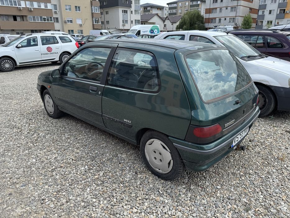Vand masina Renault Clio 1996