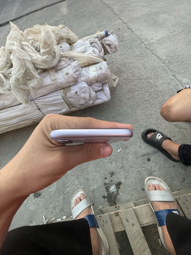 IPhone 11 64 gb 90 % yomkst