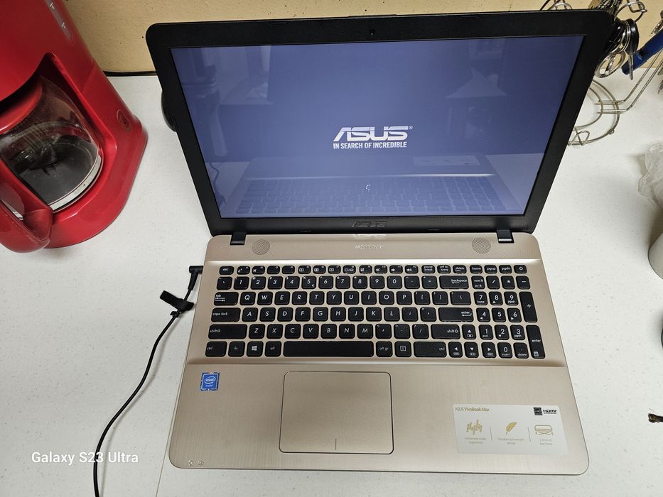 Vând Leptop Asus , Nou