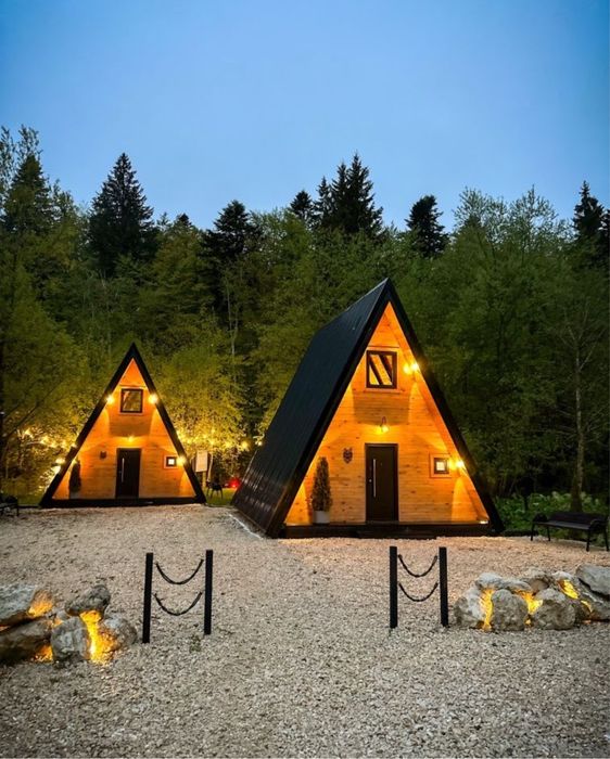 Vindem si realizam cabane tip Aframe la cheie