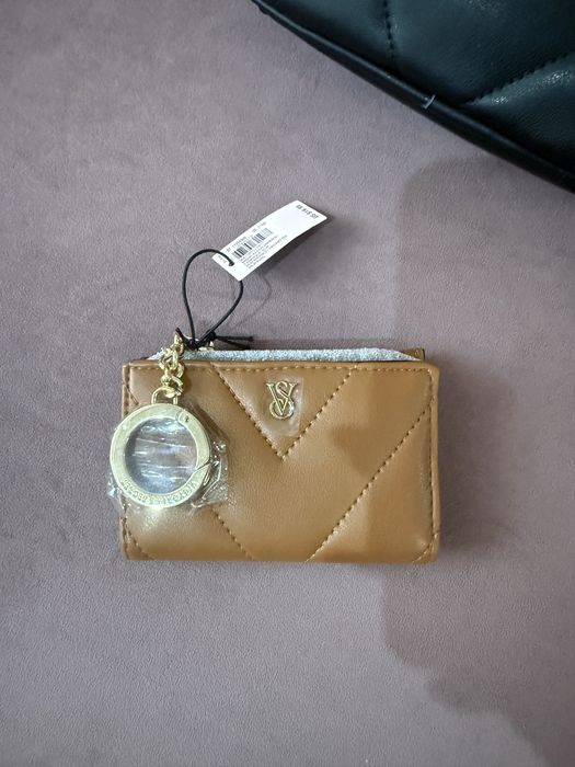 Картхолдер от бренда Виктория Сикрет