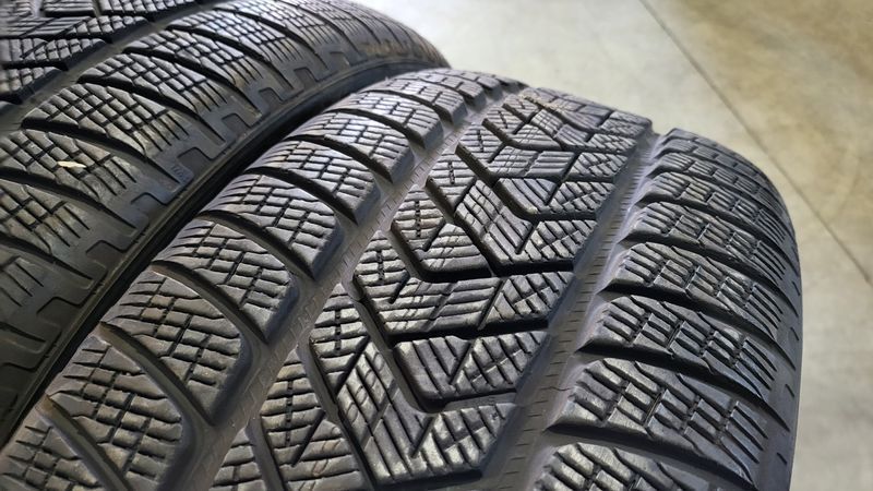255/40/22 PIRELLI 4бр