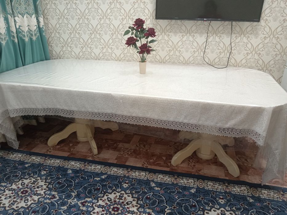 Срочно продам стол для гостиной