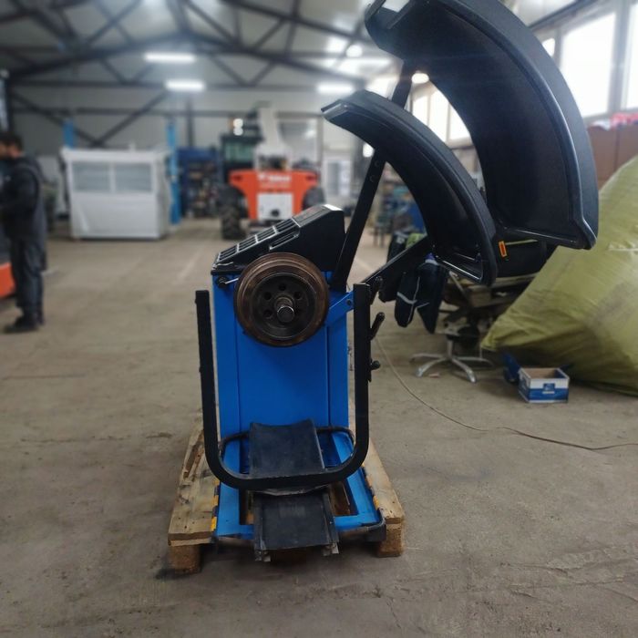 Гумодемонтажна и Баланс машина за товарни автомобили Beissbarth Microt