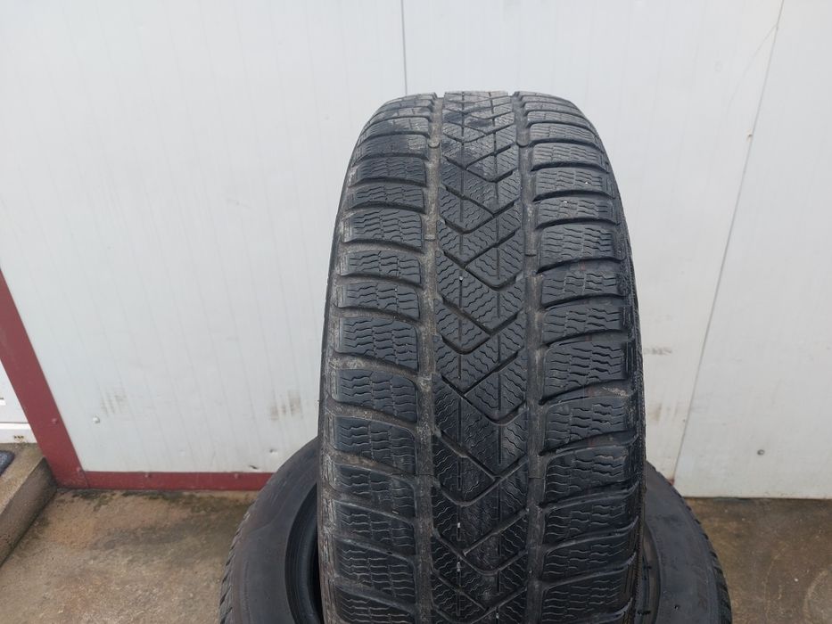 150 lei bucata! Set anvelope M+S/IARNA 225 55 17 Pirelli ! 7 mm