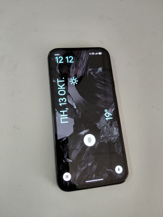 Pixel 8a с коробкой