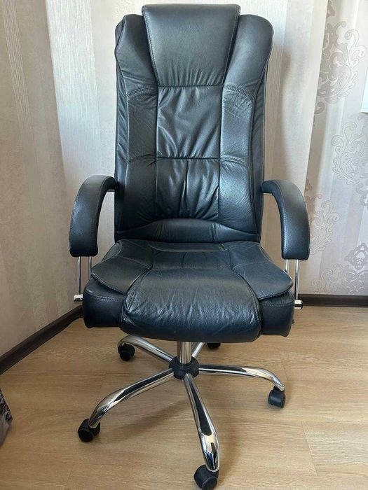 Продам кресло руководителя