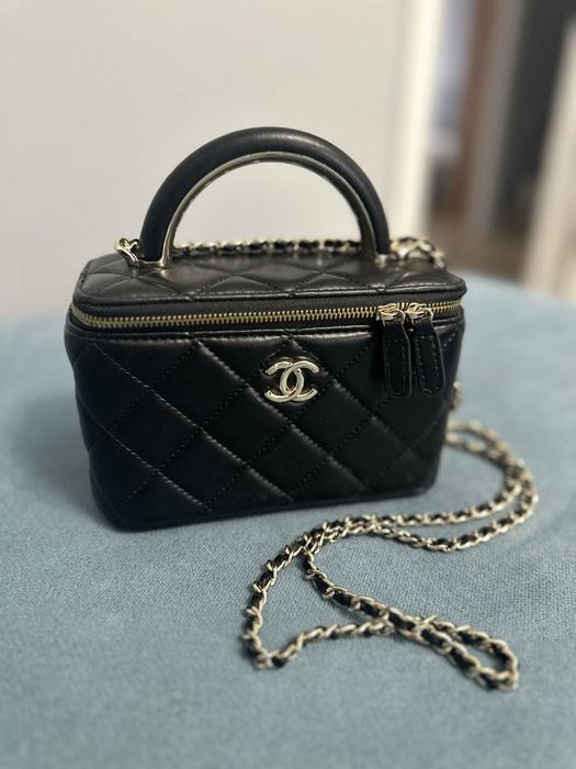 Сумочка-сундучок под Chanel