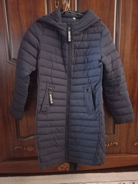 Продам балоновую куртку лёгкая. Б.у