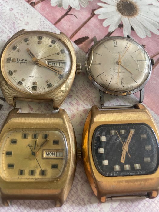 Продавам руски часовници