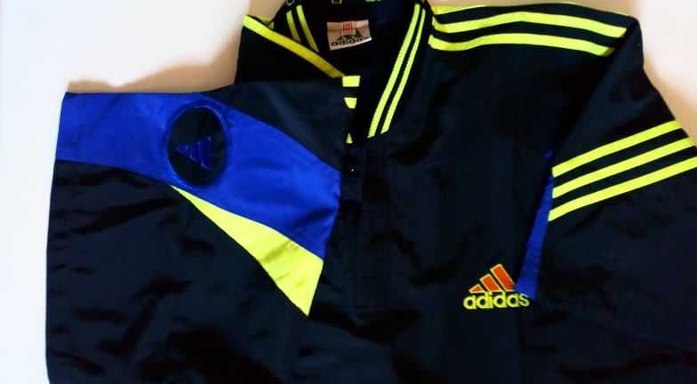 Спортен екип, шорти и фанелка Adidas, размер L/XL  (15 UK)