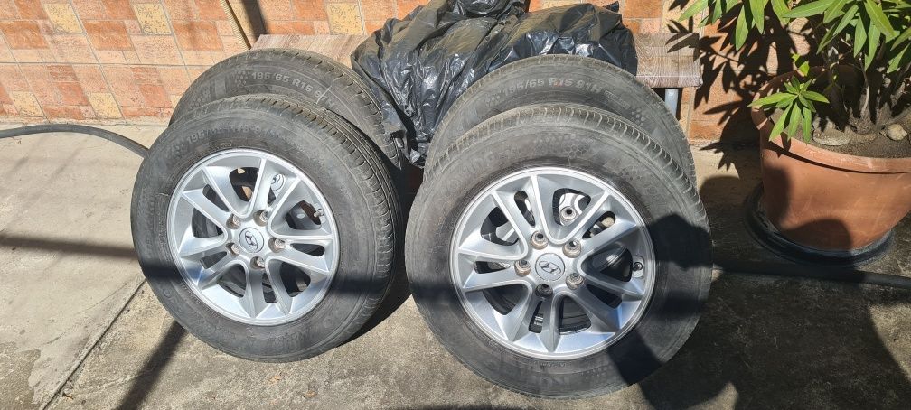 Продавам 4 броя летни гуми Kumho 195/65/15