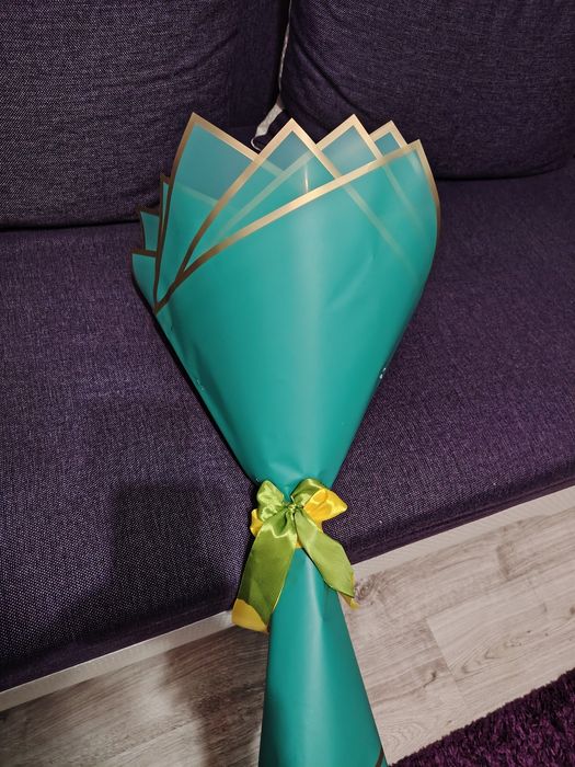 Buchet din 19 trandafiri din satin lucrati manual