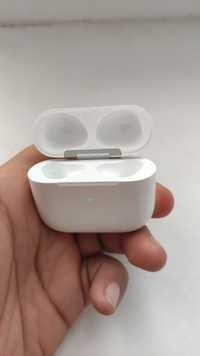 Продам оригинал кейс от airpods 3