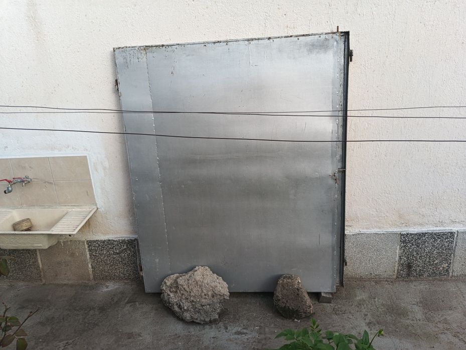 Гаражна врата двукрилна