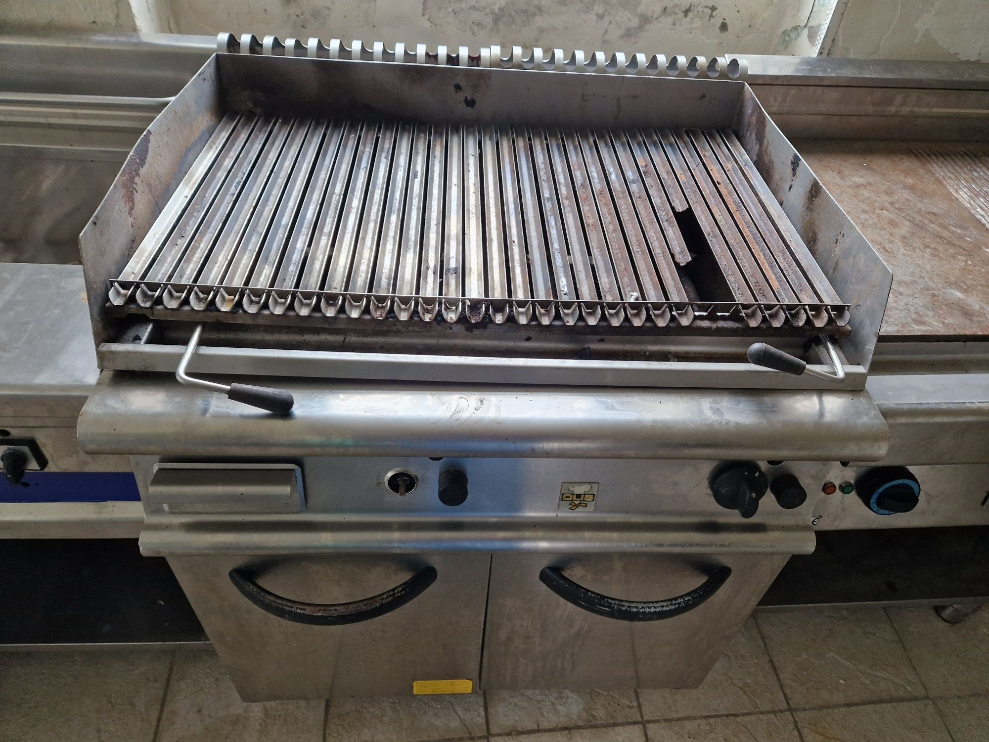 Gratar electric la 380v, capacitate mare, stare buna