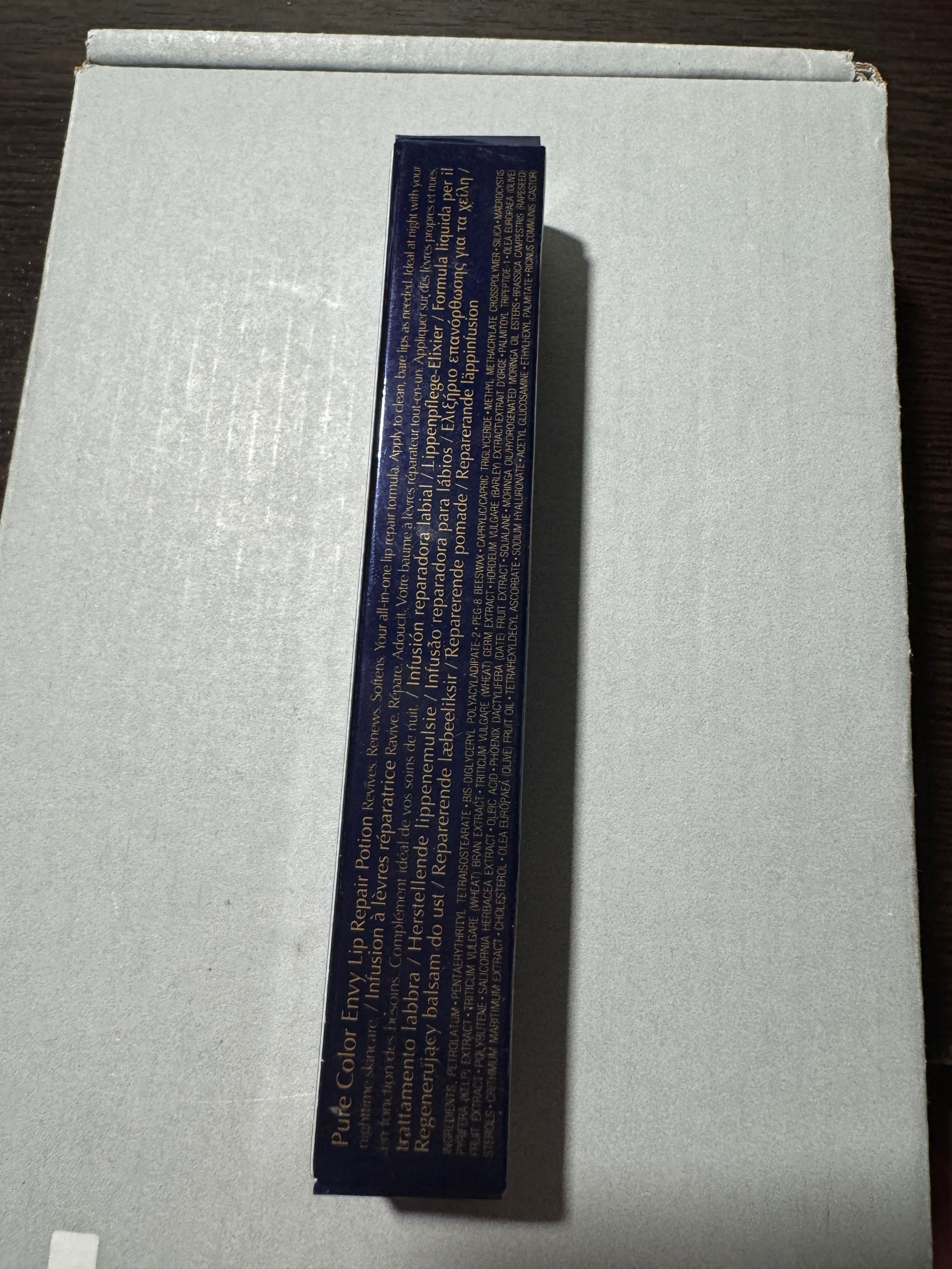 Люксовый бальзам для губ от Estée Lauder